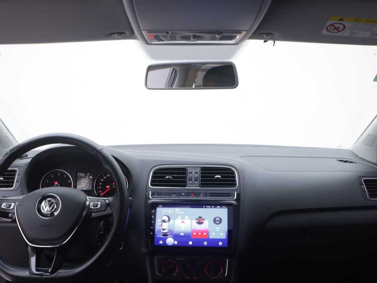 Volkswagen Polo 2018 car image #26