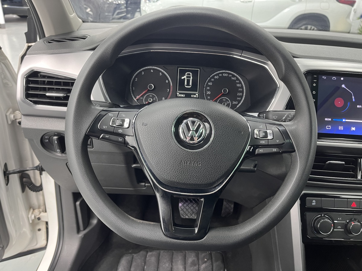 Volkswagen T-Cross 2019 car image #26