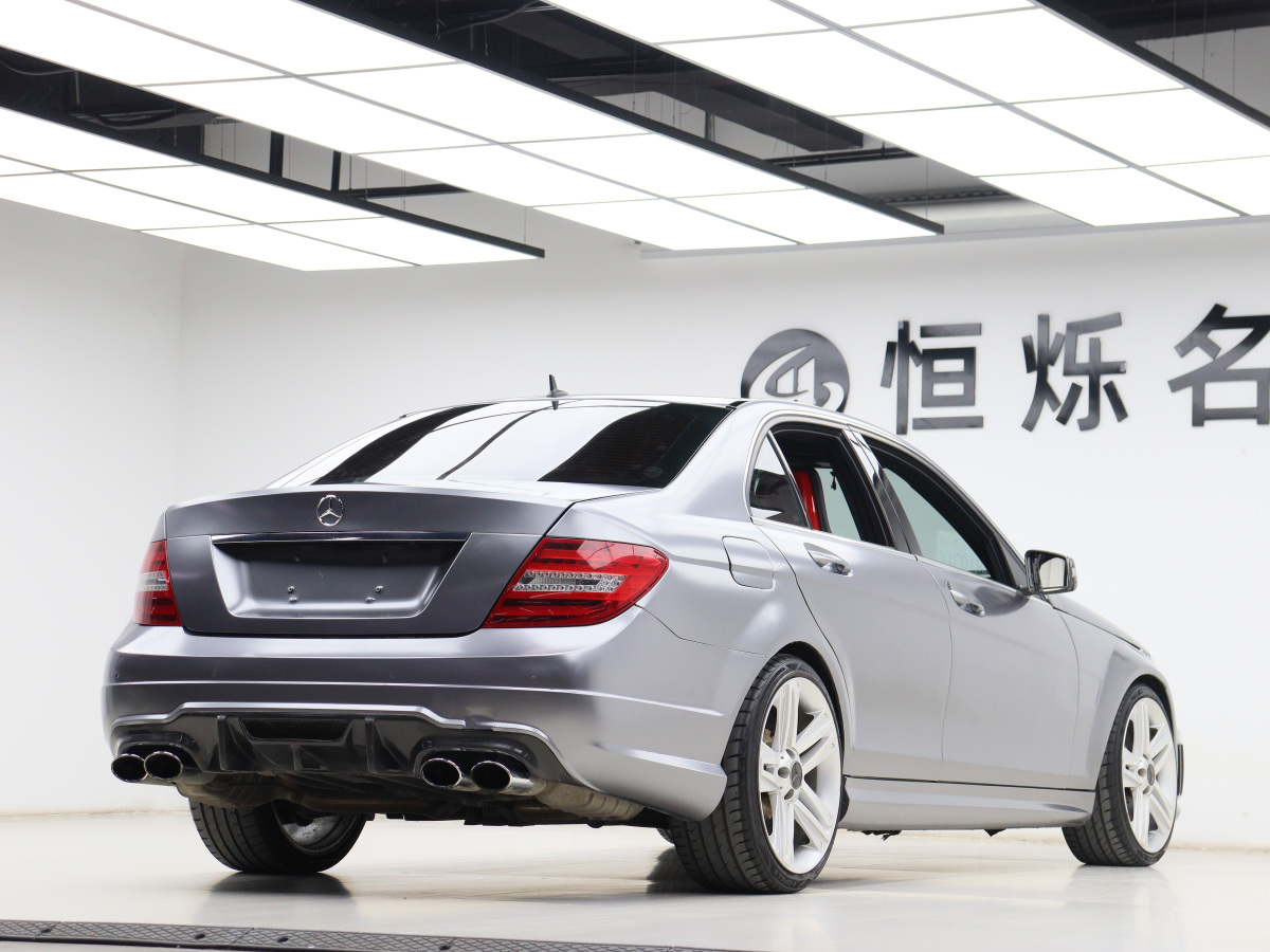 Mercedes-Benz C AMG 2010 image de voiture #26