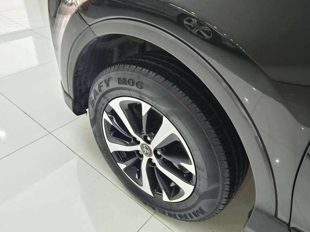 Toyota RAV4 2019 car image #26