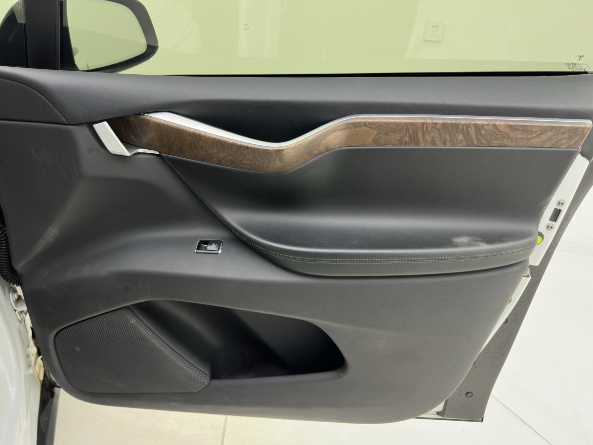 特斯拉 Model X 2017 汽车图片 #26