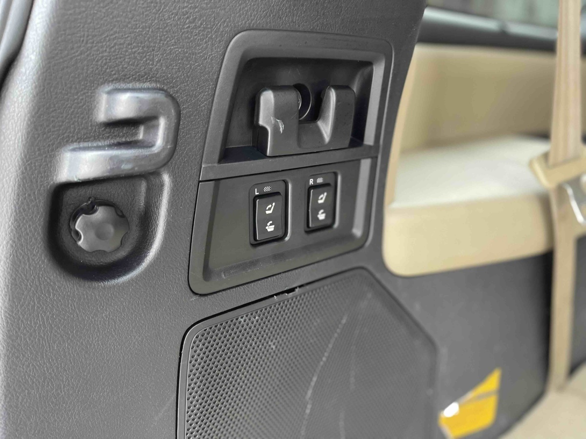 Toyota Sequoia 2015 #26 Toyota Sequoia 2015 immagine di auto #26