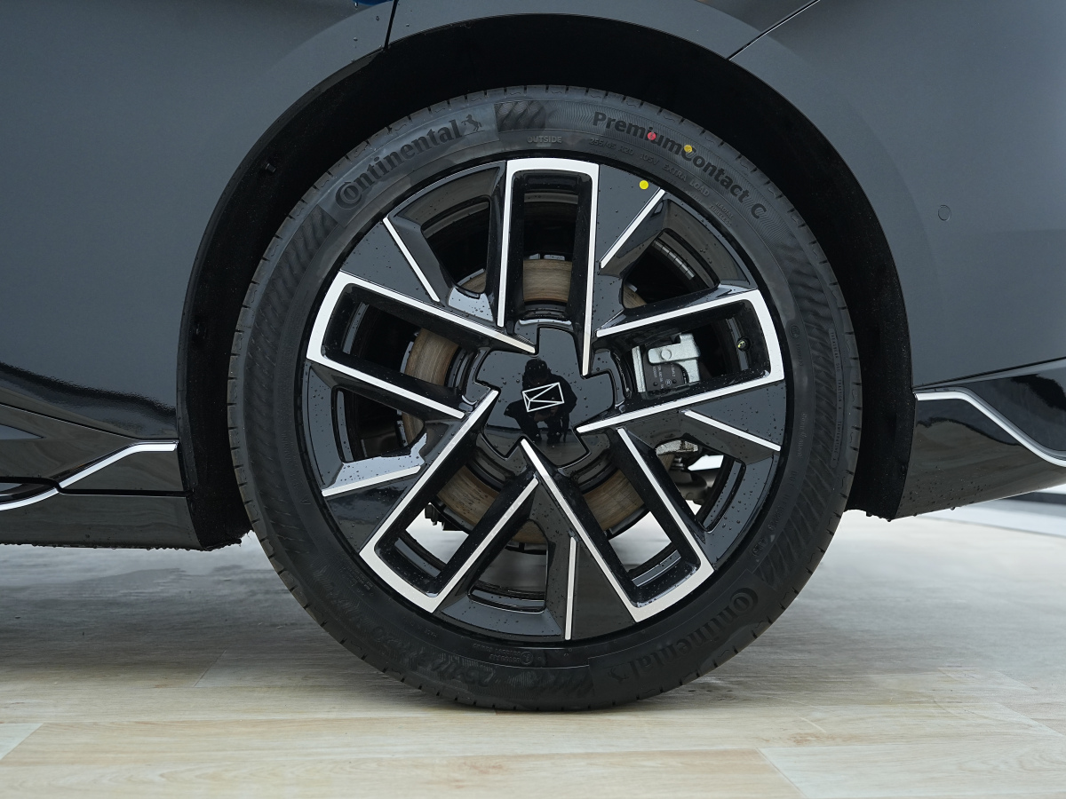 Avatr 06 2025 car image #26