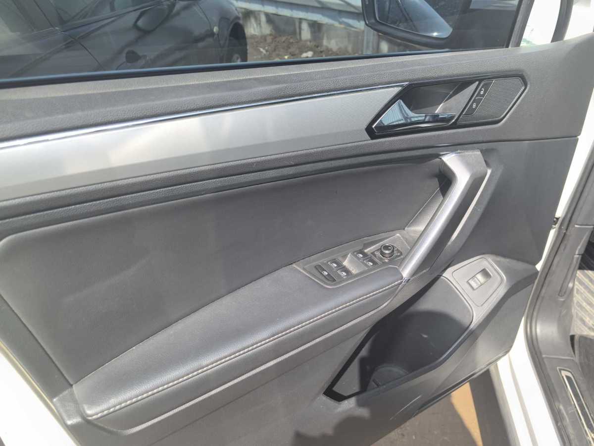 Volkswagen Tiguan X 2018 car image #26