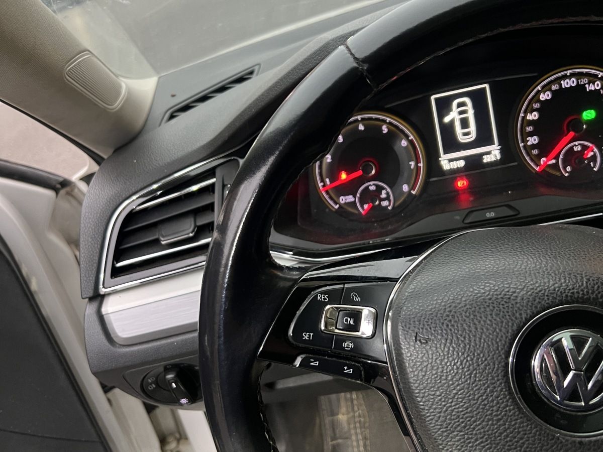 Volkswagen Lamando 2019 car image #26