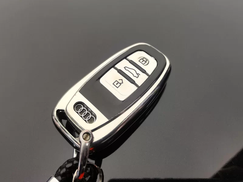 Audi Q5 2018 car image #26