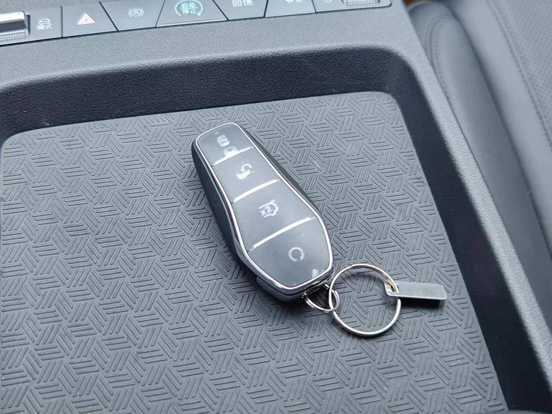 BYD e7 2025 car image #26