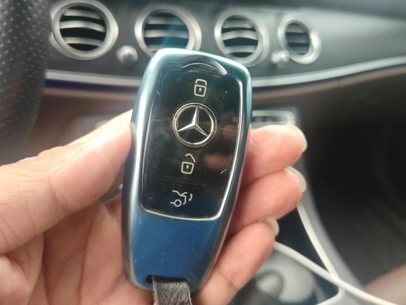 Mercedes-Benz E Class New Energy 2022 car image #26