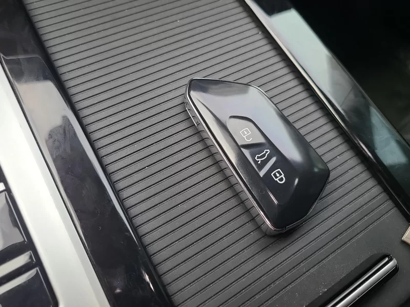 Volkswagen Tavendor 2023 car image #26