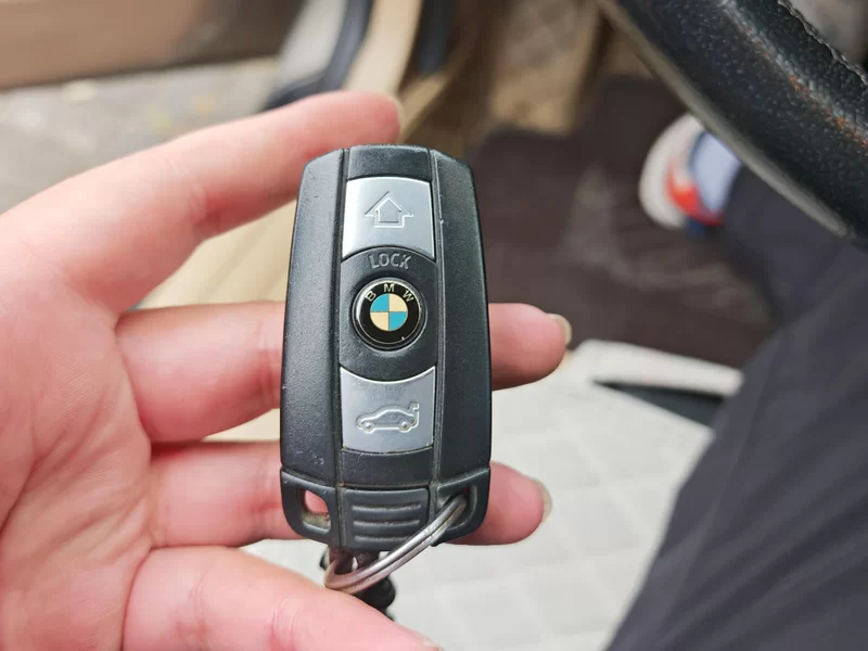 BMW 3 Series (Imported) 2012 car image #26