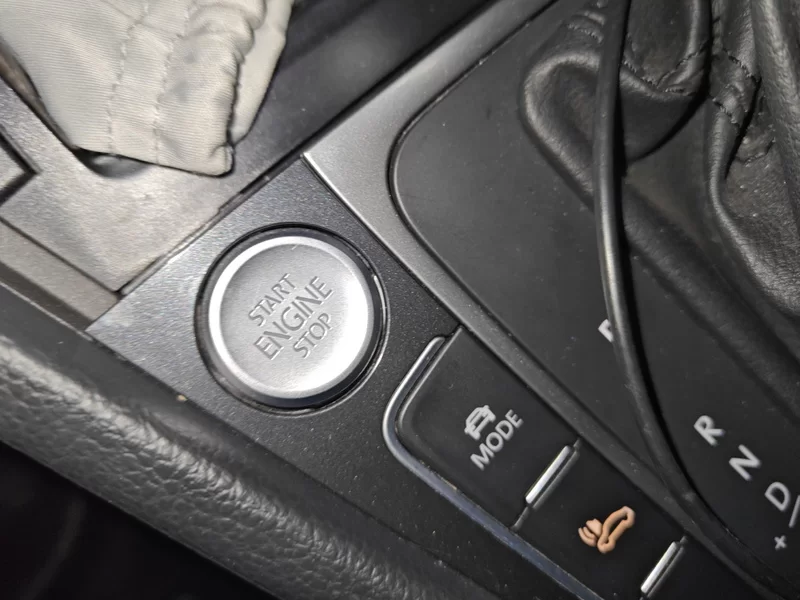 Volkswagen Golf Pure Electric 2018 car image #26