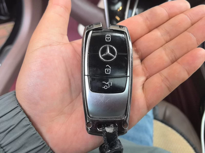 Mercedes-Benz E Class New Energy 2023 car image #26