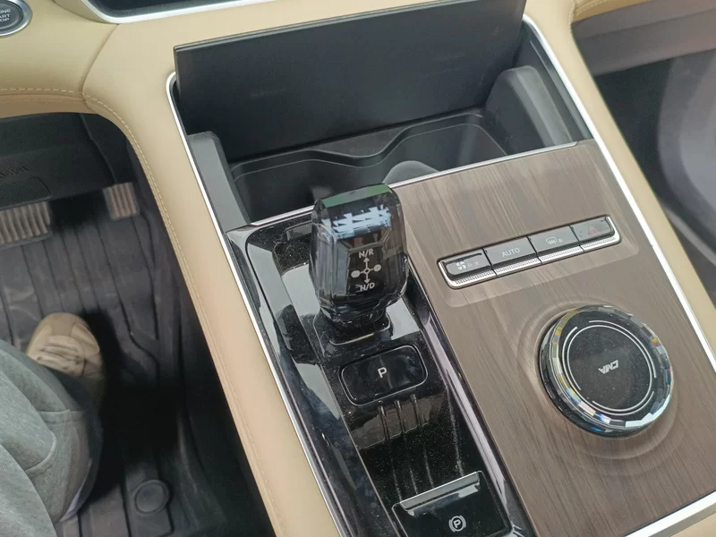 GEELY Monjaro MHEV 2024 car image #26