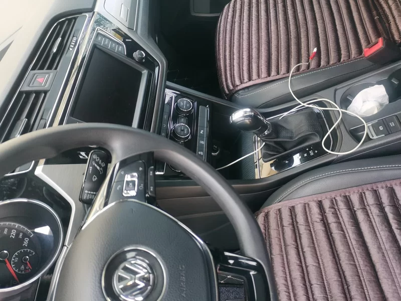 Volkswagen Touran 2018 car image #26