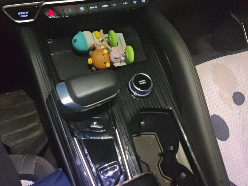 GEELY Monjaro MHEV 2024 car image #26