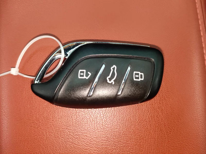 5 2023 #26 5 2023 immagine di auto #26