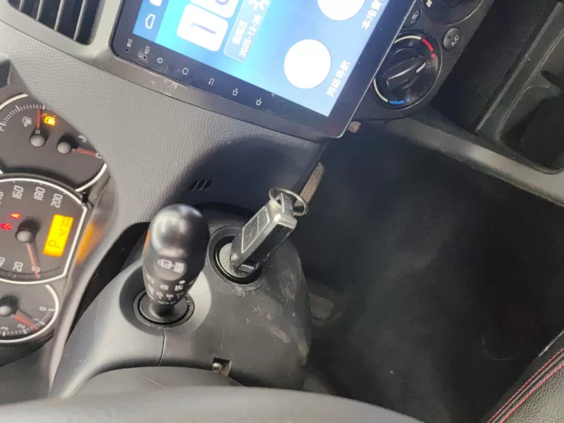 Suzuki Swift 2018 car image #26