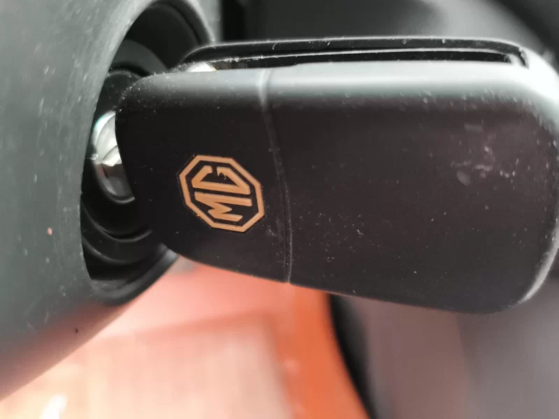 MG GT 2016 car image #26