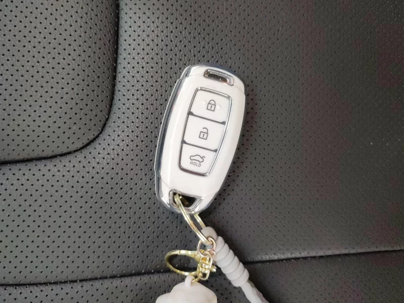 Hyundai Elantra 2025 car image #26