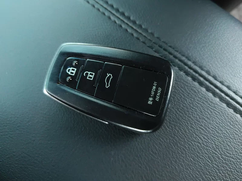 Toyota Avalon 2023 car image #26