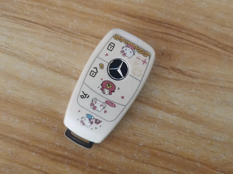 Mercedes-Benz GLA Class 2023 imagen de coche #26