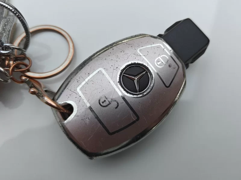 Mercedes-Benz GLA Class 2018 car image #26