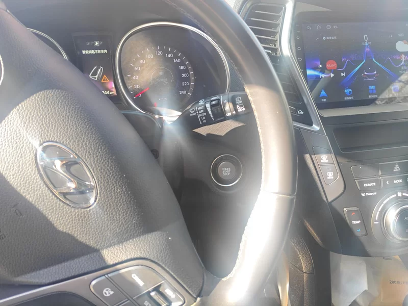 Hyundai Grand Santa Fe 2016 #26 Hyundai Grand Santa Fe 2016 car image #26