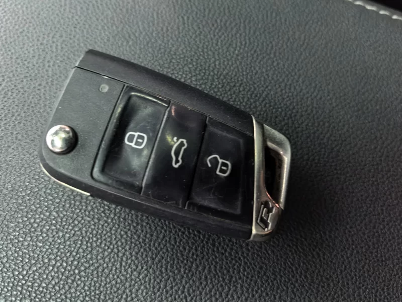 Volkswagen Golf 2020 car image #26