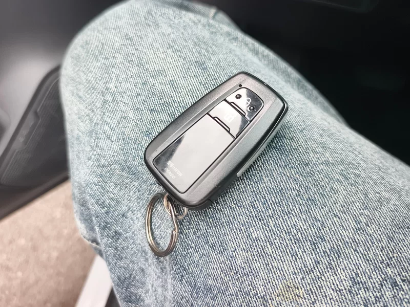 Toyota RAV4 2023 immagine di auto #26