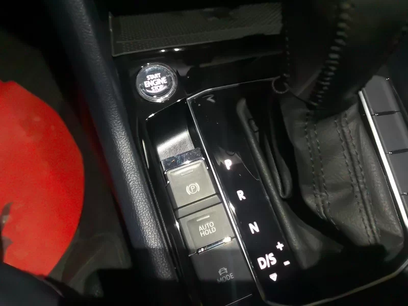 Volkswagen Tharu 2024 car image #26