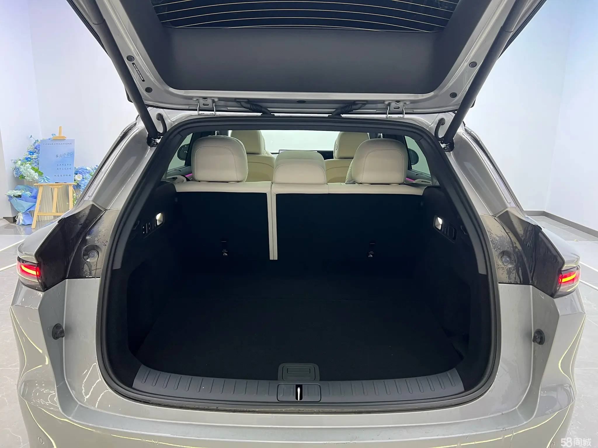 Li i6 2025 immagine di auto #26