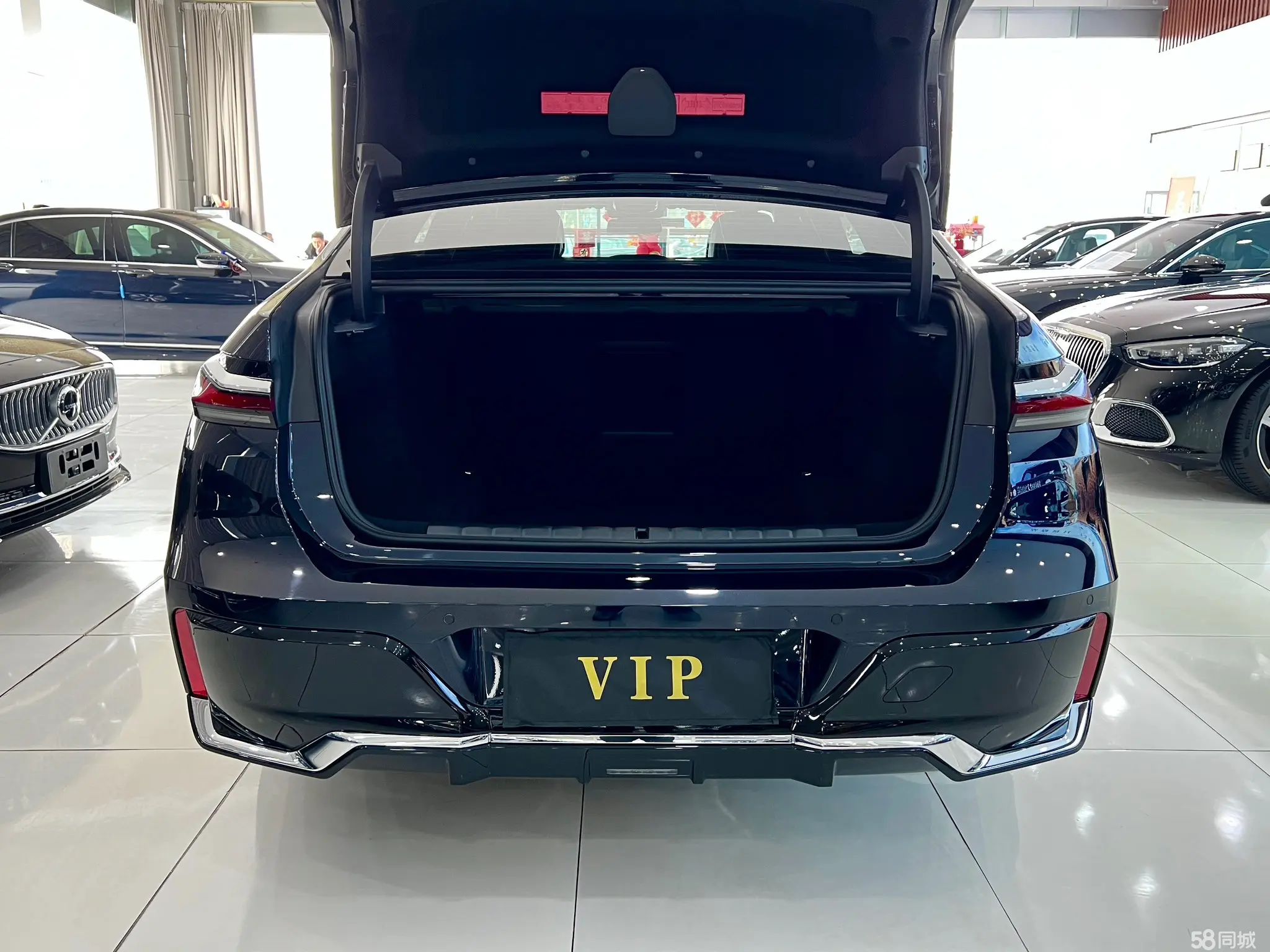 BMW 7 Series 2025 car image #26