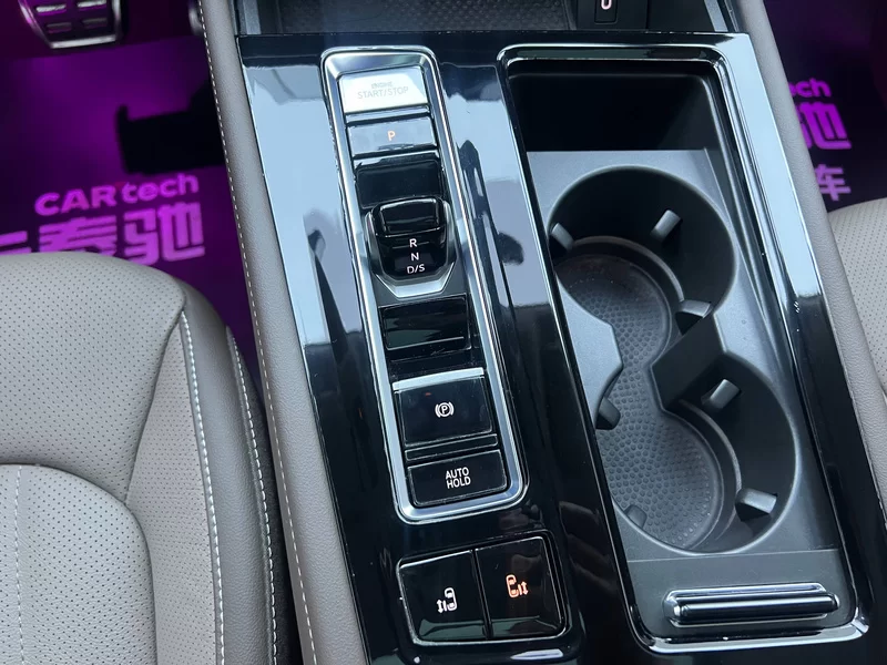 Volkswagen Viloran 2022 car image #26