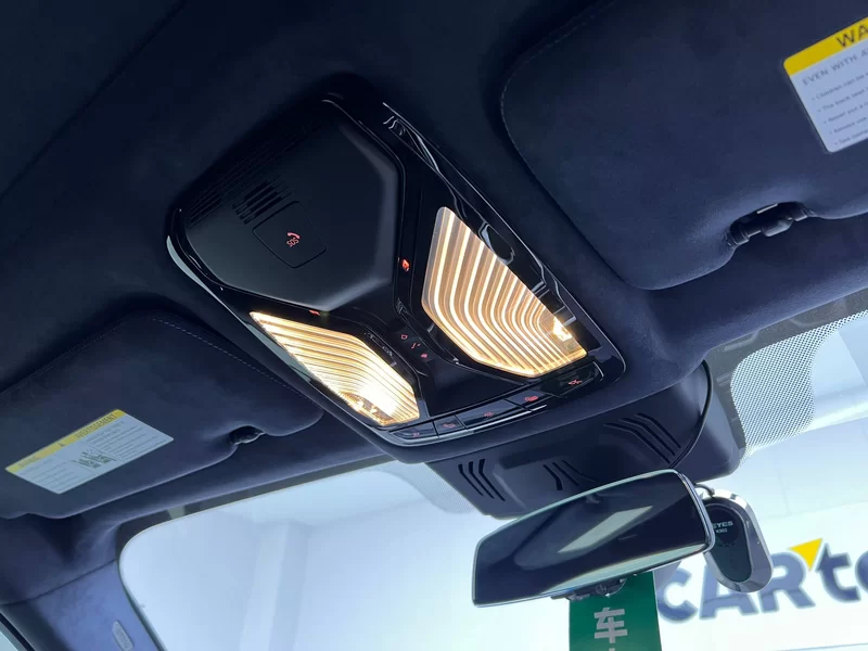 BMW X7 M60i 2022 #26 BMW X7 M60i 2022 car image #26