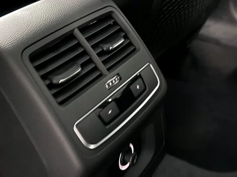 Audi A4 2019 immagine di auto #26