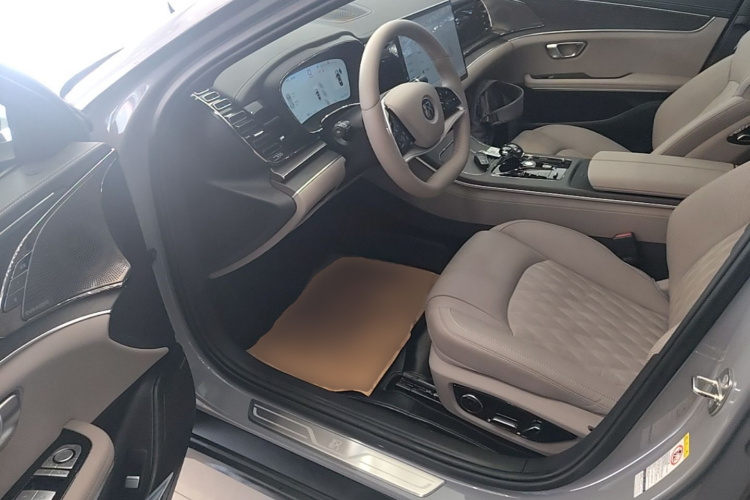 BYD Han 2025 car image #16
