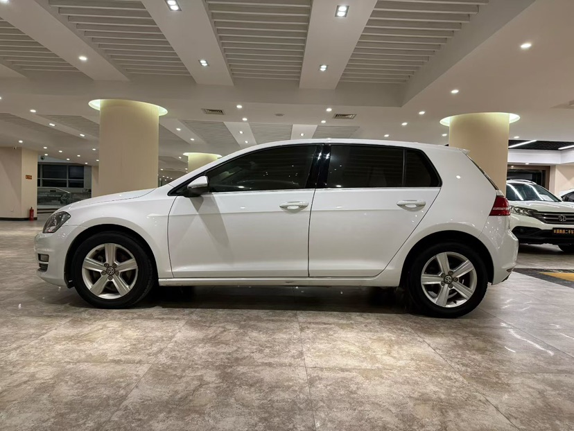 Volkswagen Golf 2014 car image #4