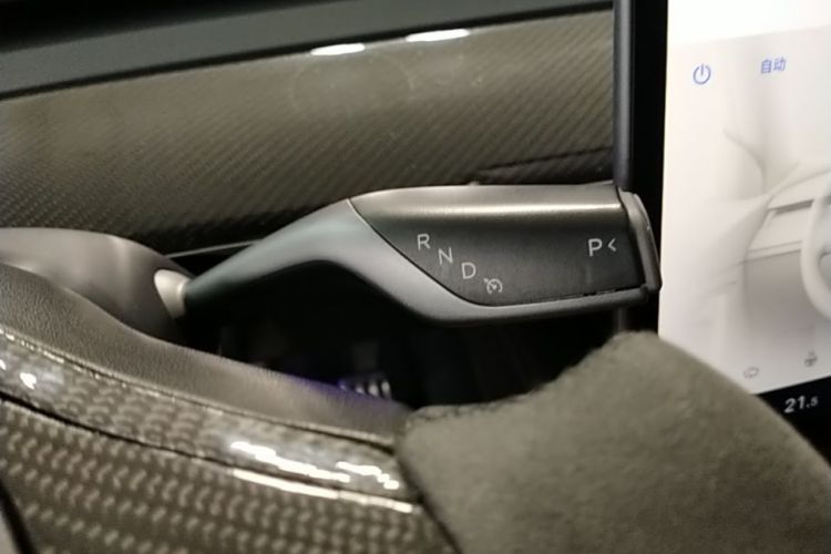 Tesla Model Y 2022 #14 Tesla Model Y 2022 car image #14