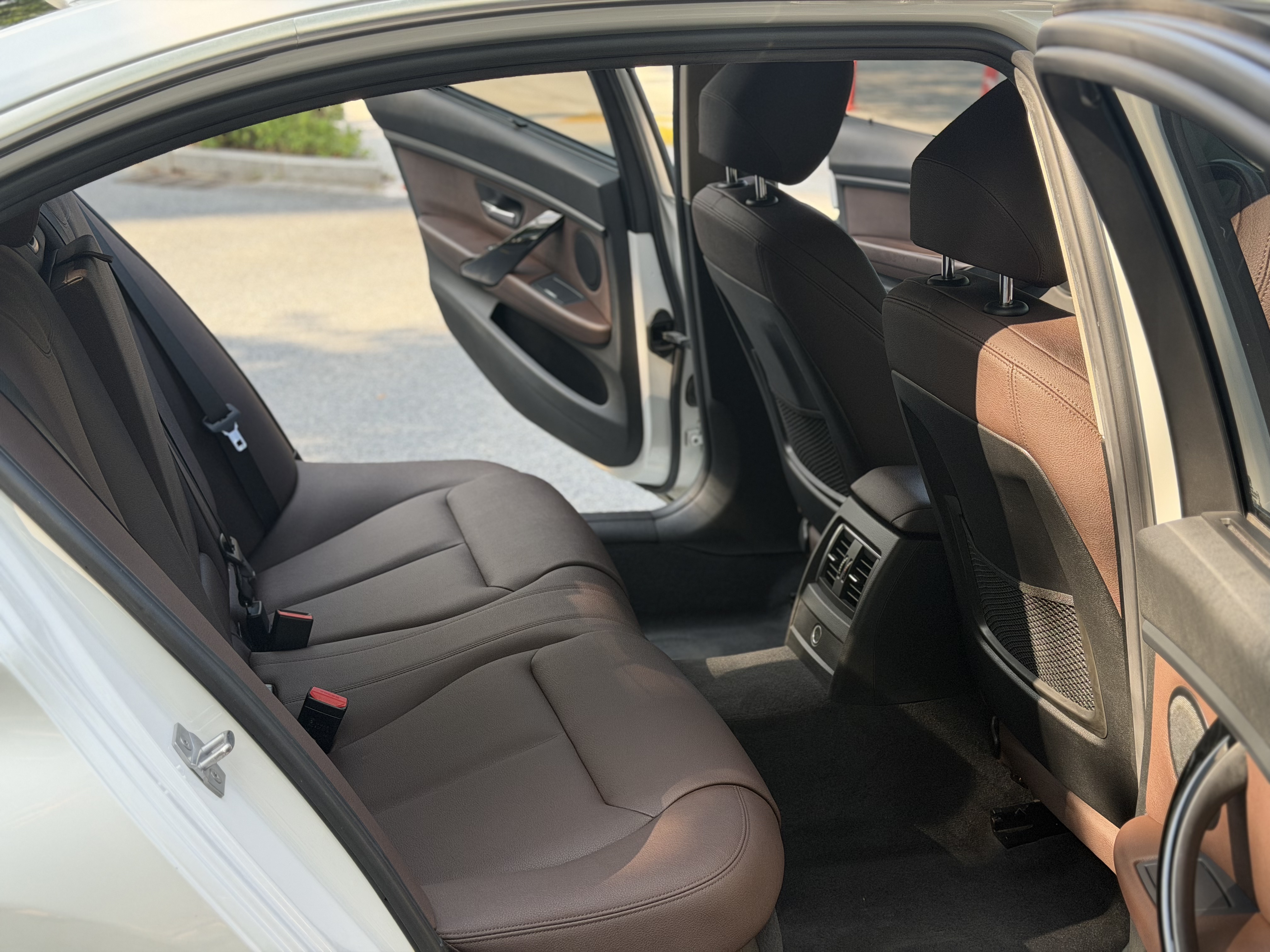 BMW 3 Series 2018 #6 BMW 3 Series 2018 car image #6
