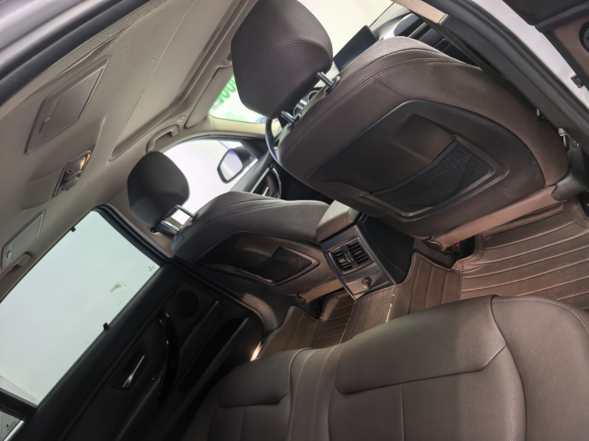 BMW 3 Series 2019 #3 BMW 3 Series 2019 car image #3