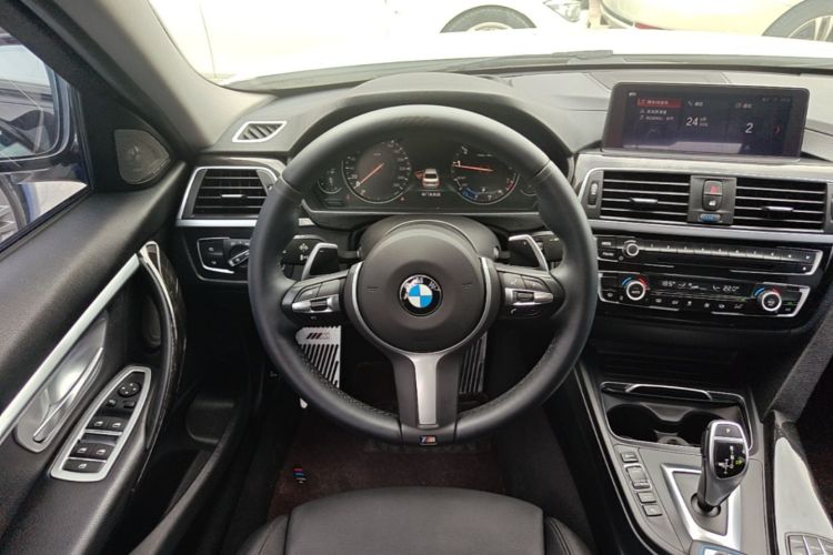 BMW 3 Series 2019 #15 BMW 3 Series 2019 car image #15