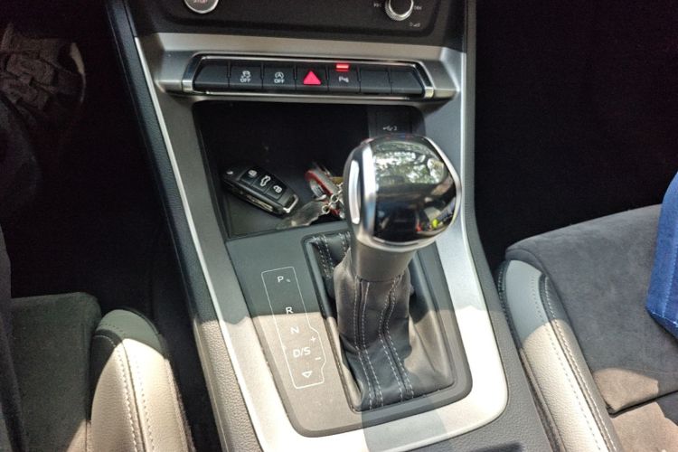 Audi Q3 2019 #14 Audi Q3 2019 car image #14