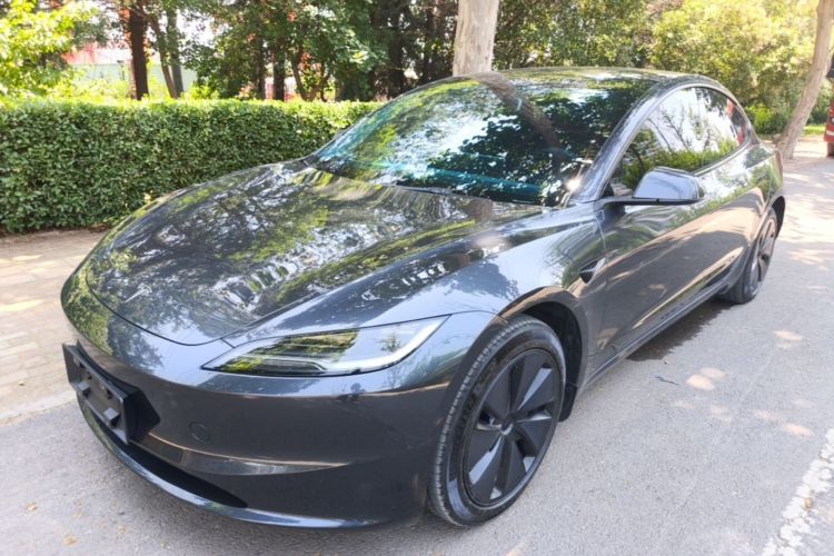 Tesla Model 3 2024 car image #2