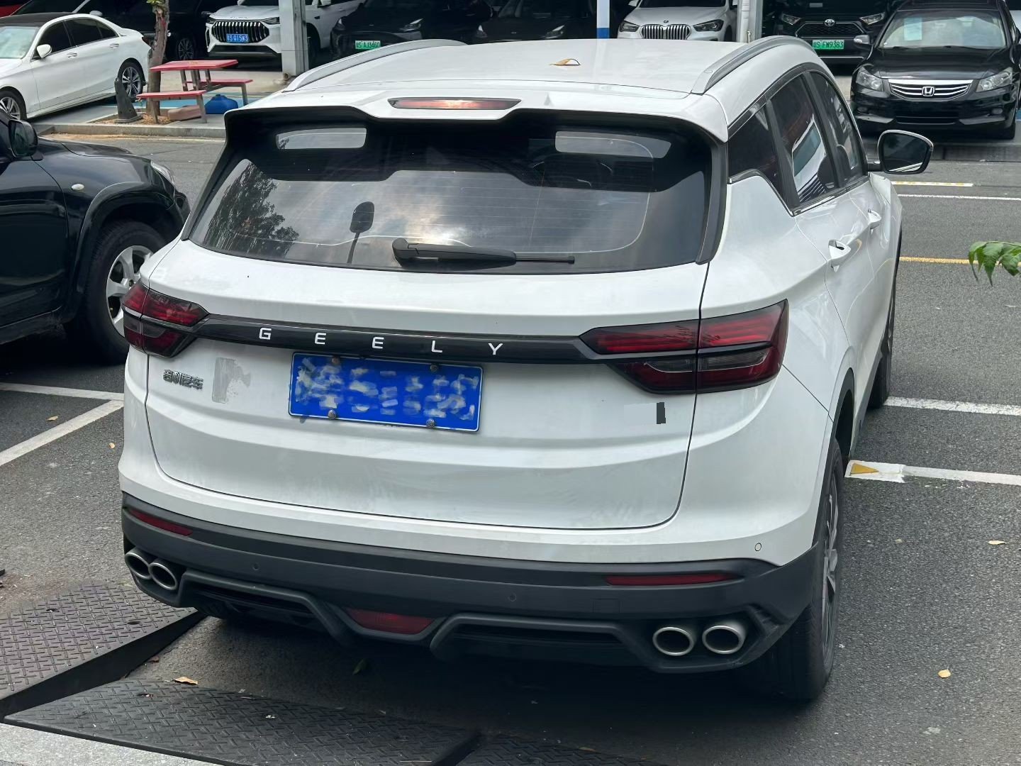 GEELY Coolray 2023 image de voiture #2
