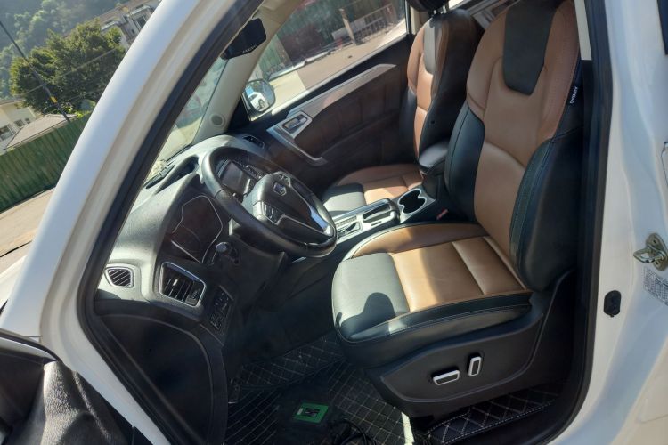 GEELY Vision X6 2018 immagine di auto #15