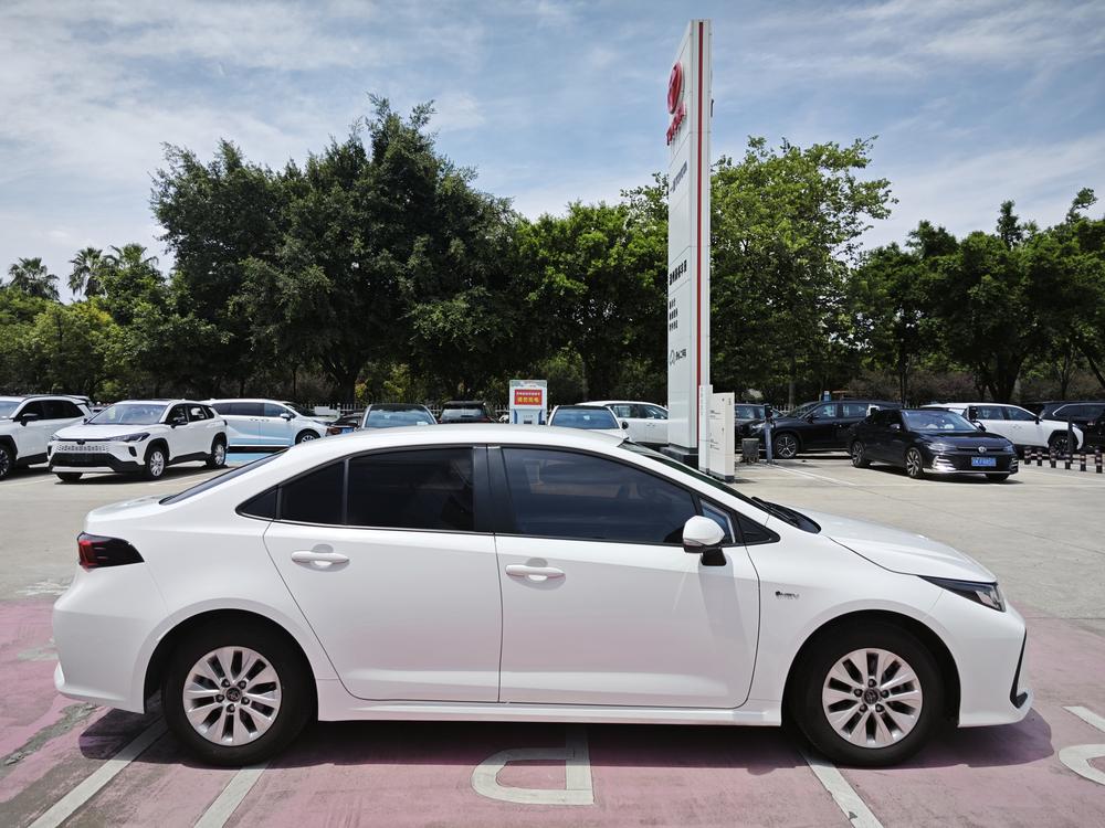 Toyota Corolla 2025 car image #8
