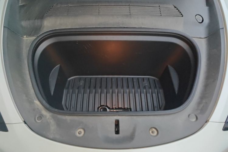 Tesla Model Y 2022 car image #18