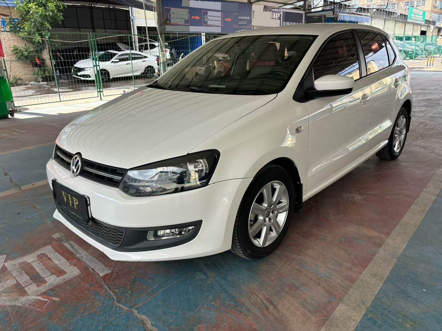 Volkswagen Polo 2014 car image 