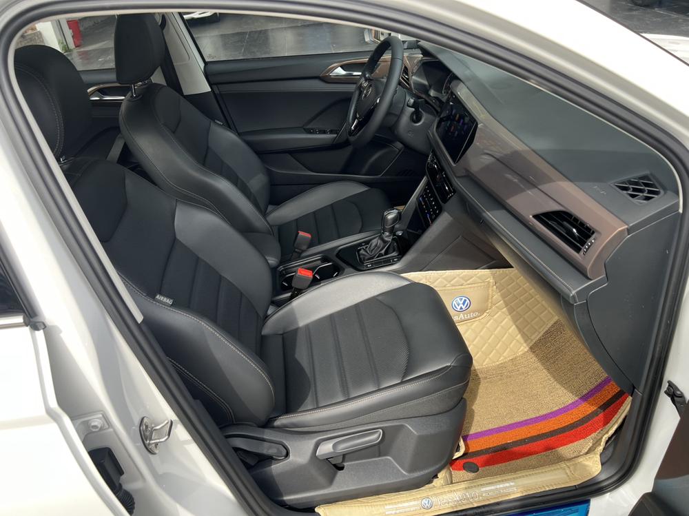Volkswagen Tharu 2021 car image #12