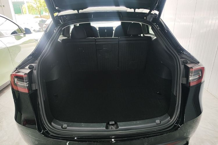 Tesla Model Y 2023 #19 Tesla Model Y 2023 car image #19